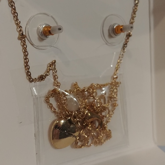 NWT Betsey Johnson Butterfly Necklace and Stud Earrings Set - Picture 6 of 9